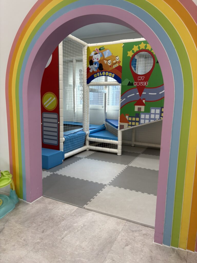 피터팬 키즈풀빌라- 거실, 실내놀이터